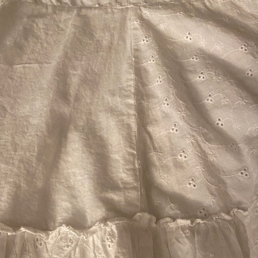 Elegant White Layered Mini Skirt - Picture 13 of 15